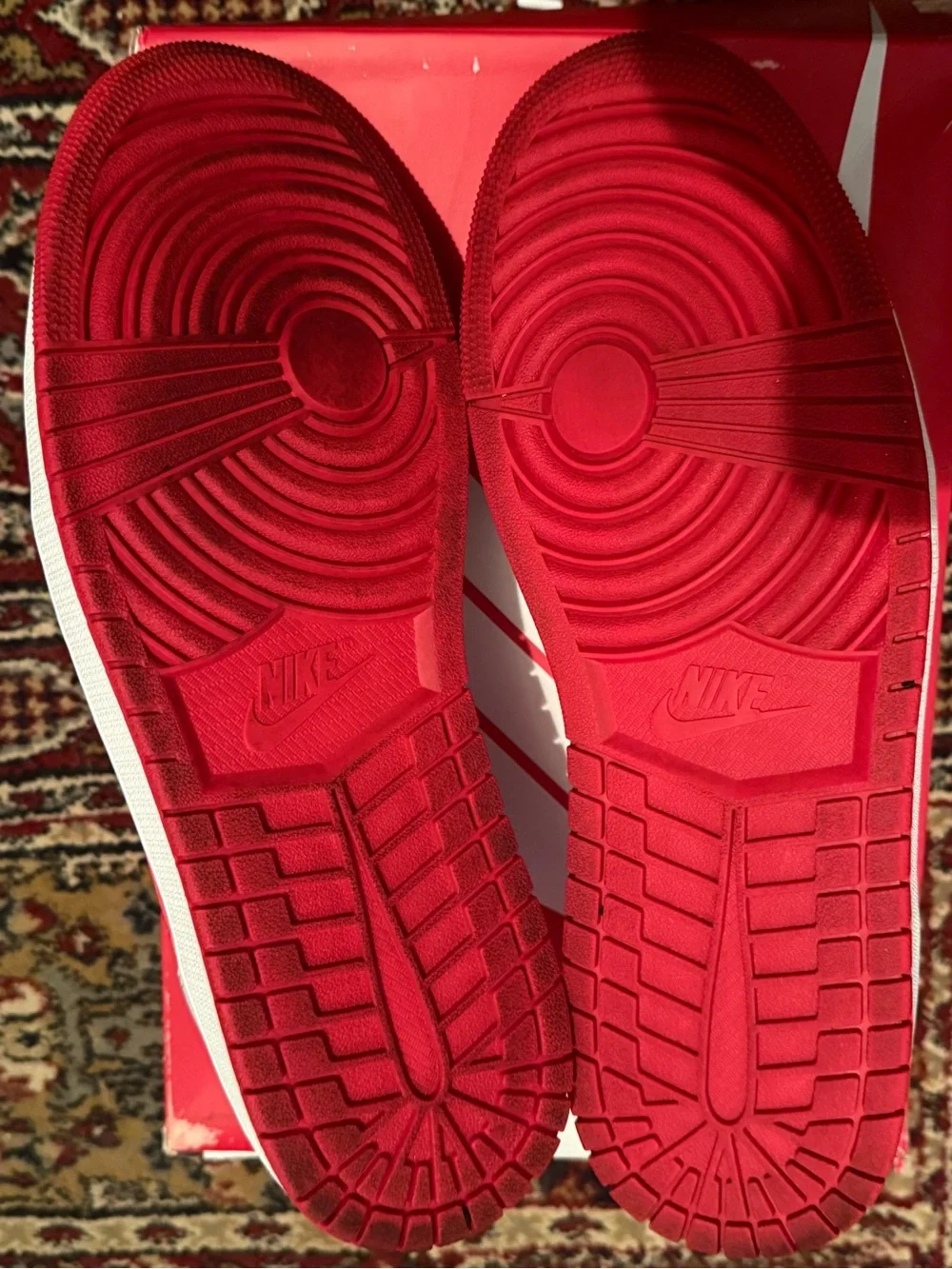Jordan 1 Retro Low University Red Low-Top Sneakers